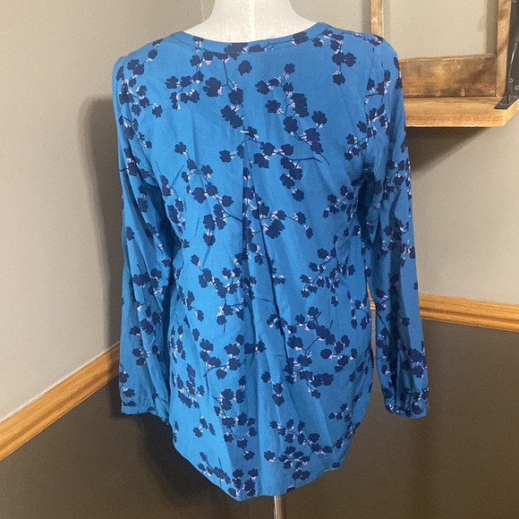 JOULES Rosamund V Neck Woven Top Teal Blossom print size 6 - Picture 2 of 9